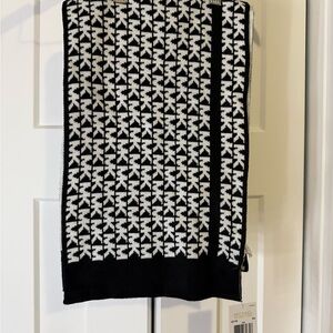 Michael Kors Monochrome Logo Scarf